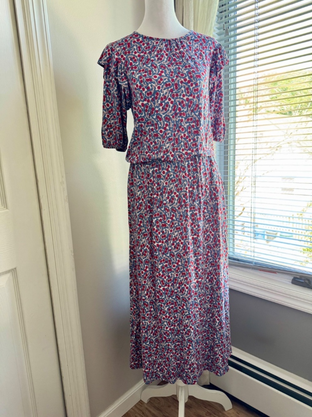 Boden Jersey Knit Midi Dress Ruffle Shoulder Paisley Floral All Over Print Sz 4 - Picture 2 of 16